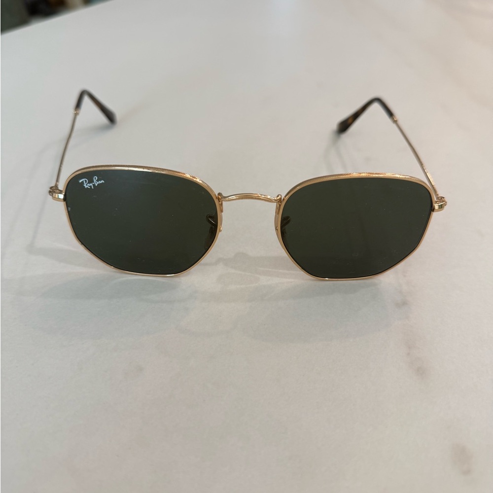 Ray-Ban Classic Gold Frame with Green Lenses
